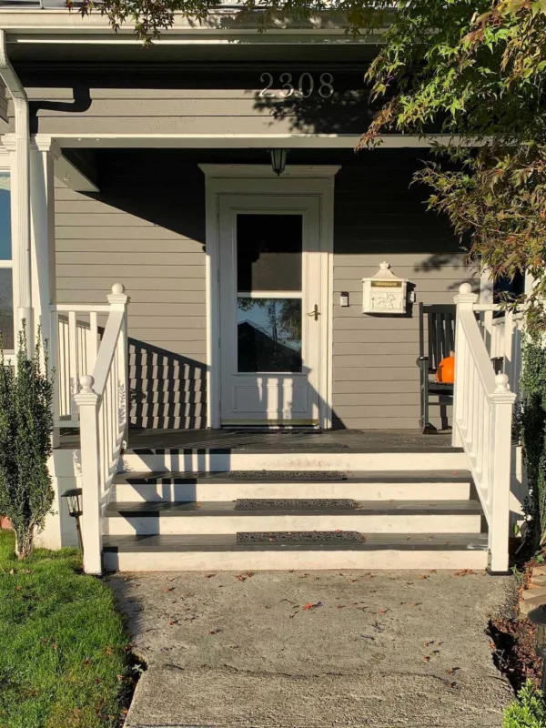 2308 handrail exterior5